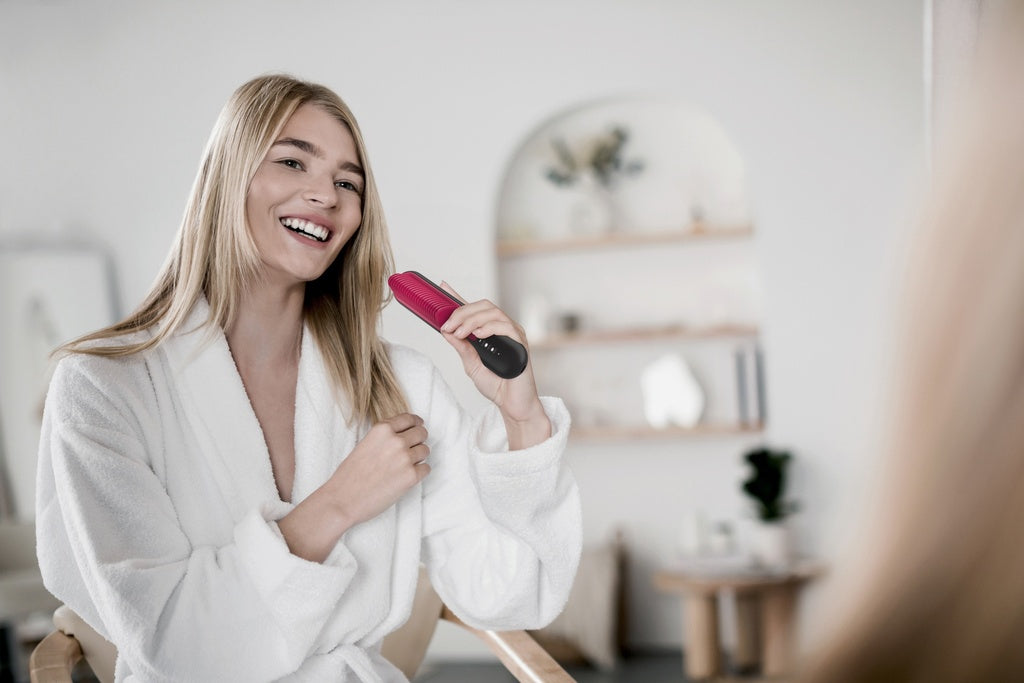 Momax Ultra Sleek Cordless Hair Straightener Brush Momax Ultra Sleek Cordless Hair Straightener Brush