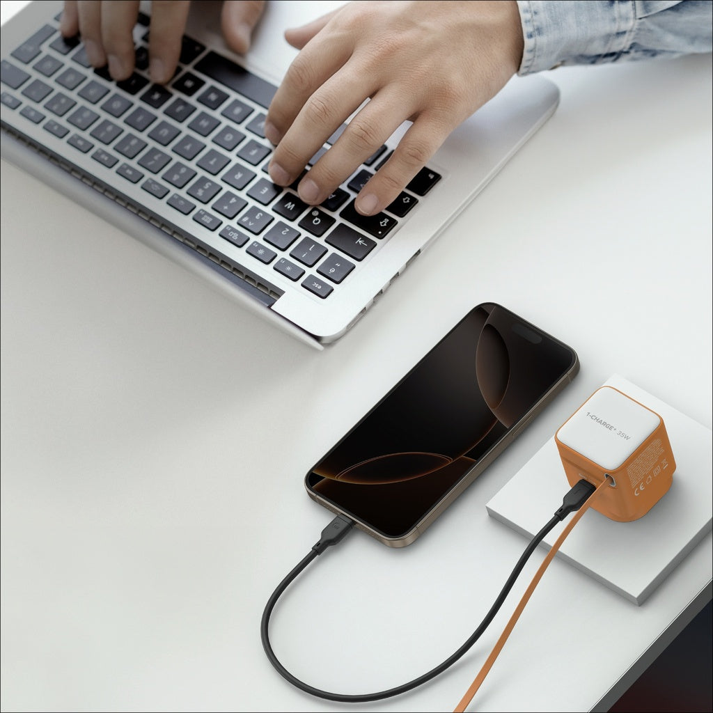 MOMAX 1-CHARGE 35W GAN 1 PORT CHARGER WITH BUILT-IN USB-C CABLE MOMAX 1-CHARGE 35W GAN 1 PORT CHARGER WITH BUILT-IN USB-C CABLE