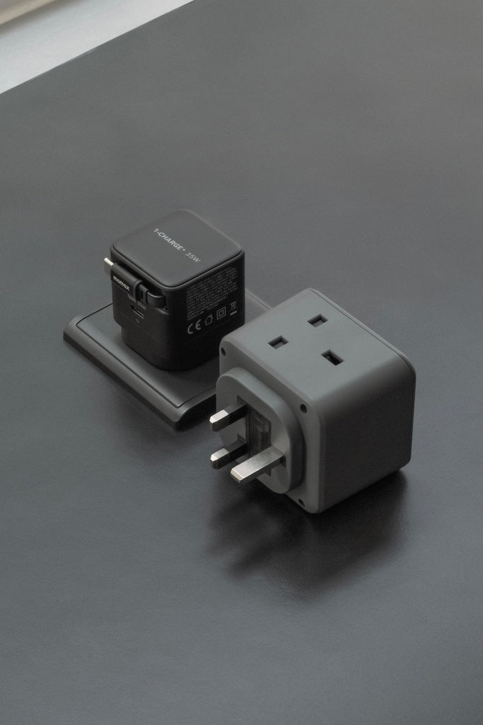 MOMAX 1-CHARGE 65W GAN 1 PORT CHARGER WITH BUILT-IN USB-C CABLE MOMAX 1-CHARGE 65W GAN 1 PORT CHARGER WITH BUILT-IN USB-C CABLE