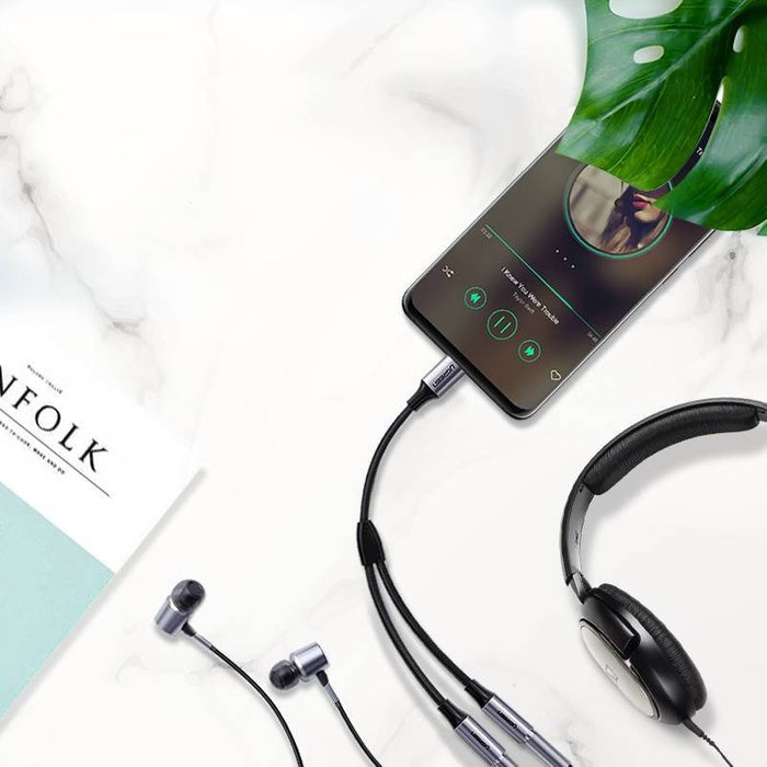 UGREEN AUX audio splitter cable USB-C, 25cm (silver) UGREEN AUX audio splitter cable USB-C, 25cm (silver)